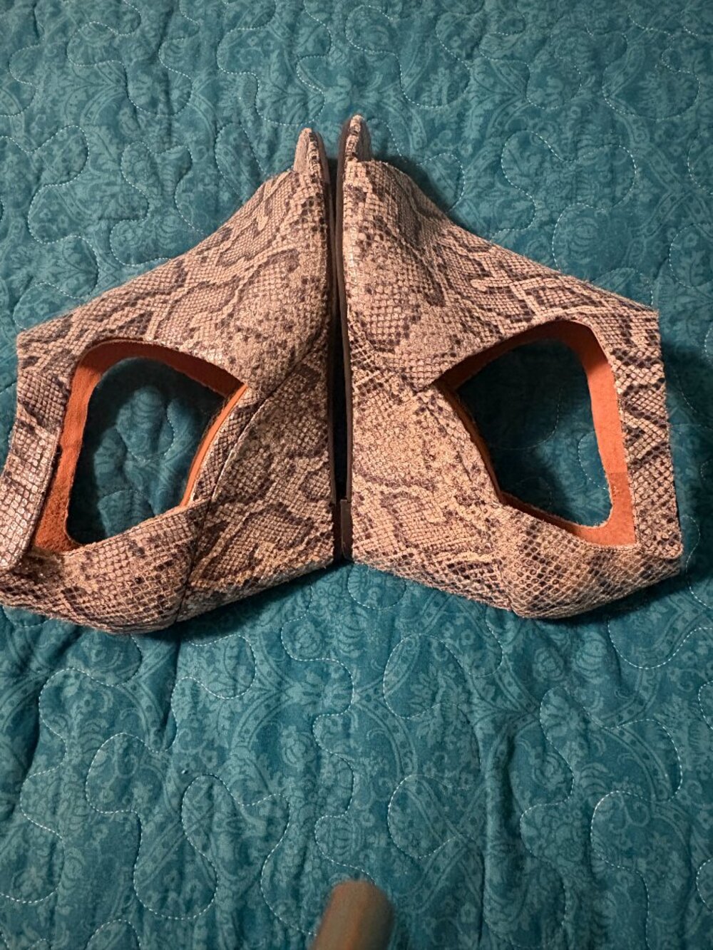 Gentle Souls by Kenneth Cole Snake Printed Leather Wedges Women's Size 10 - Picture 2 of 7